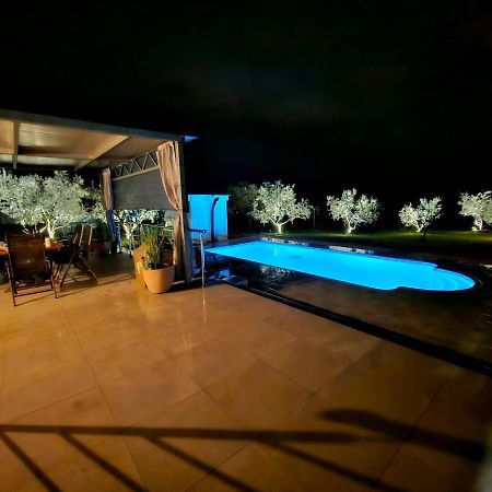 Naturia Holiday House 메덜린 외부 사진
