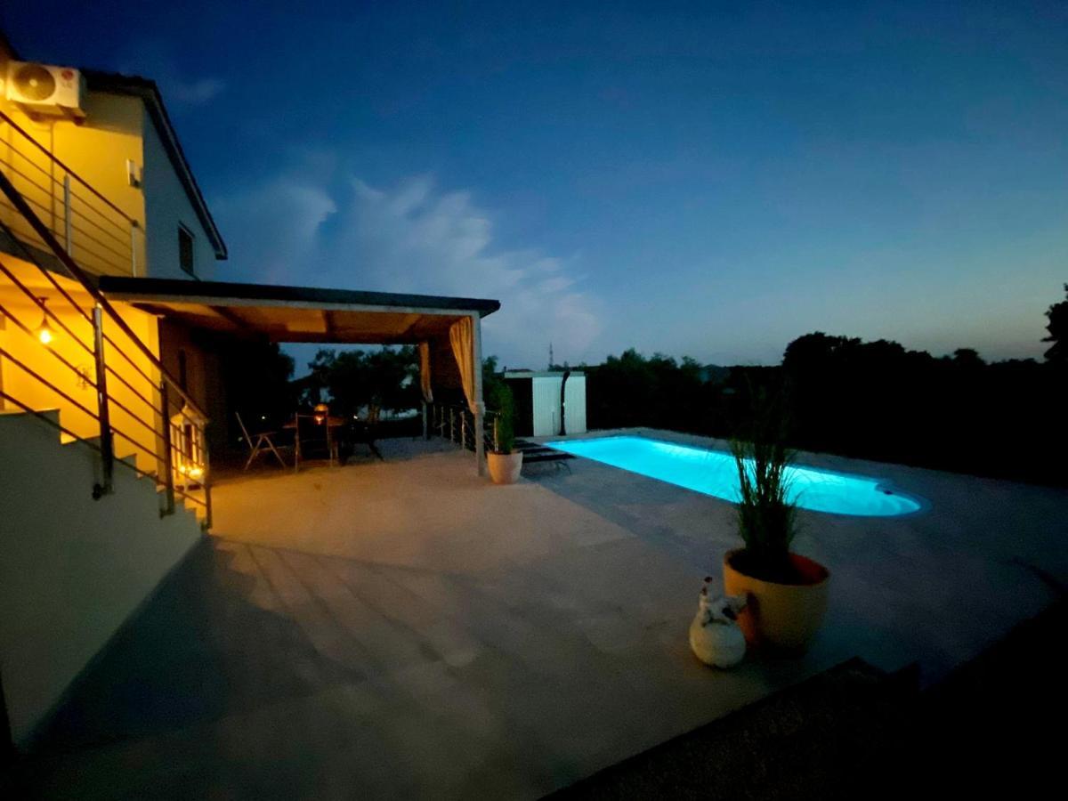Naturia Holiday House 메덜린 외부 사진