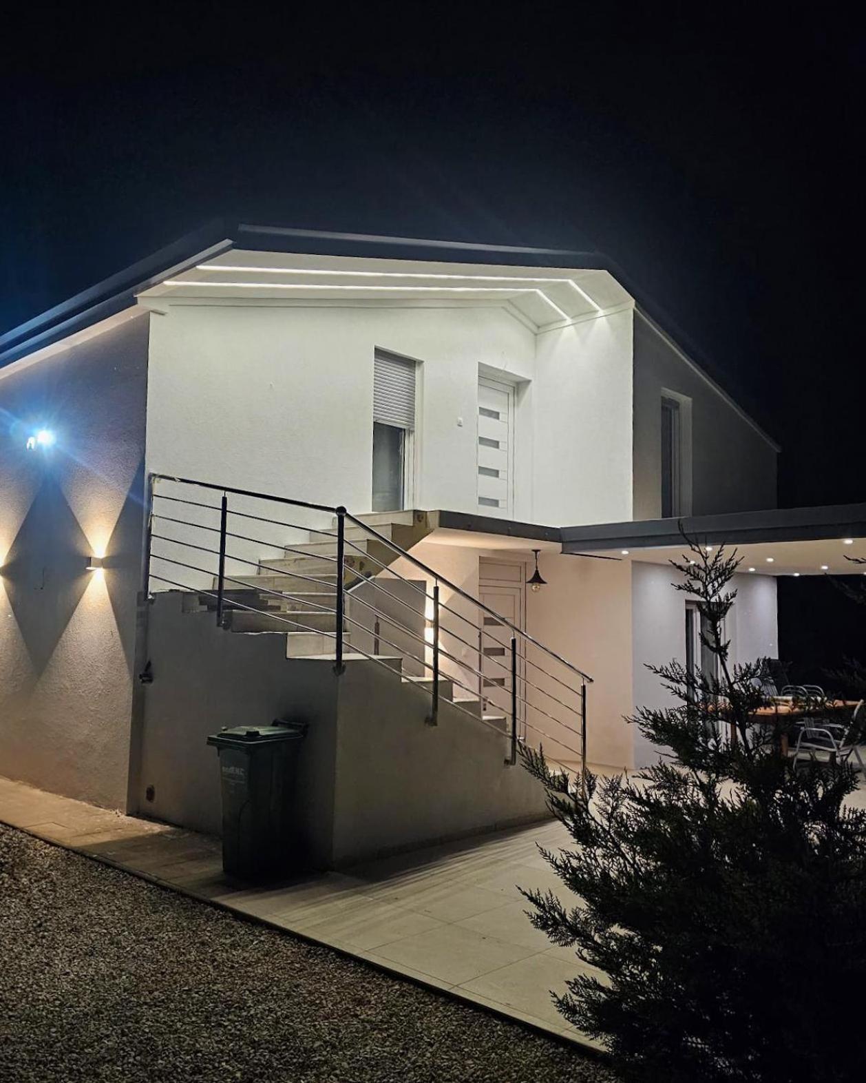 Naturia Holiday House 메덜린 외부 사진